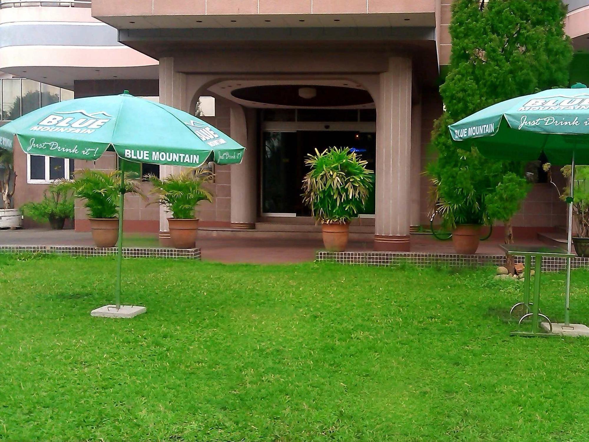 Hotel Windsor Yangon Exterior photo