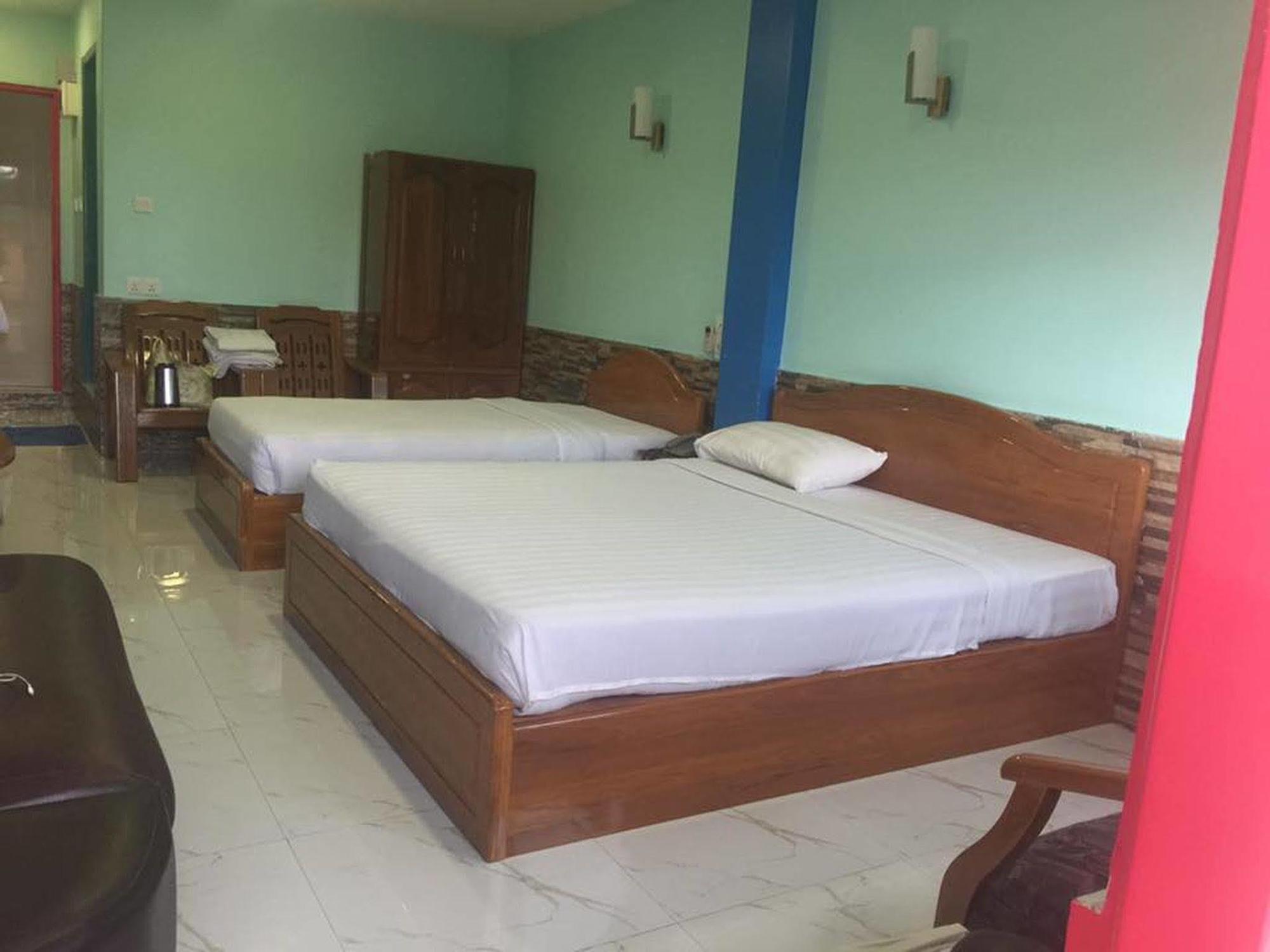Hotel Windsor Yangon Exterior photo